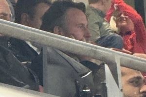 看球还是谈转会？博主社媒晒图：伊萨克经纪人现身安菲尔德球场